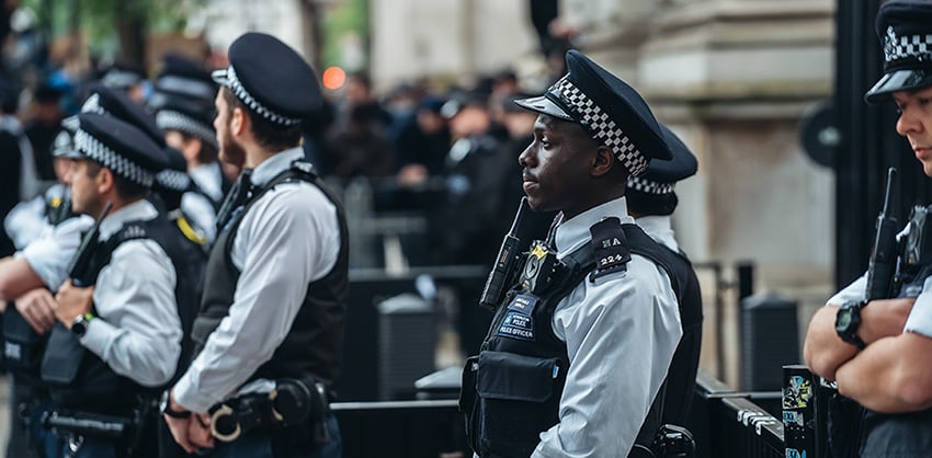 Police receive £1,900 salary increase